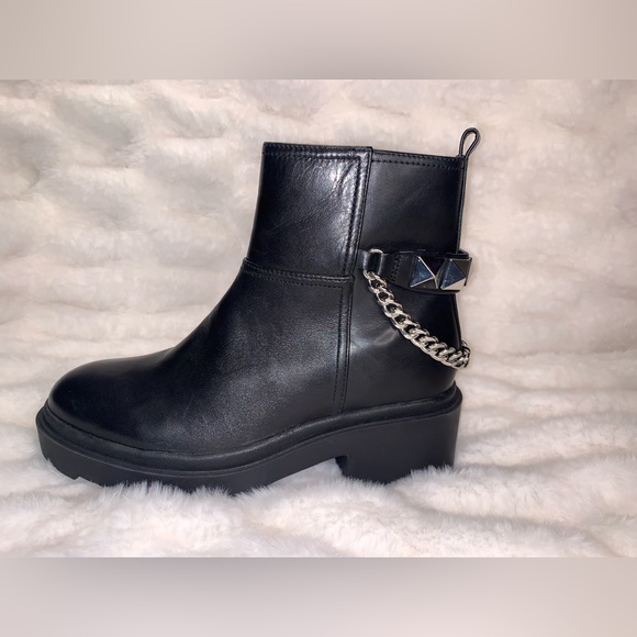 Marc Fisher Waty Bootie Size: 6 1/2 - Picture 4 of 8